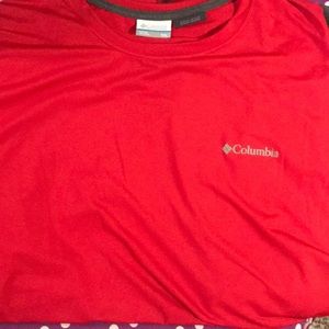 Men’s Columbia shirt